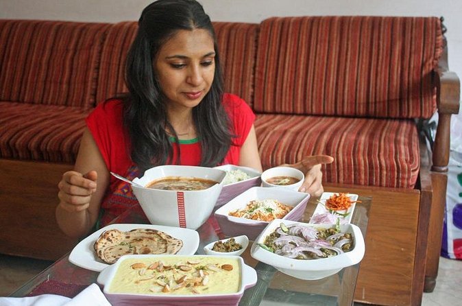 Private Market Tour and Vegetarian Cooking Class in Mumbai - Vegetarian and vegan arrangements