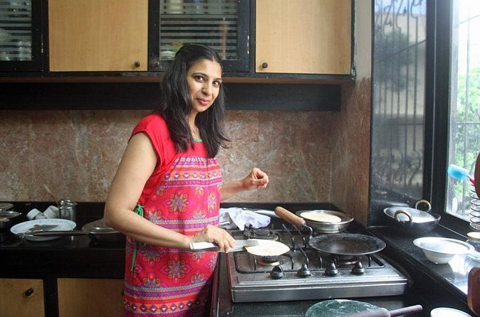 Private Market Tour and Vegetarian Cooking Class in Mumbai - Price, timing, and what the $64 includes
