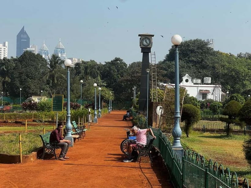 Private Mumbai Sightseeing Tour - Crawford Market and the final city scenes