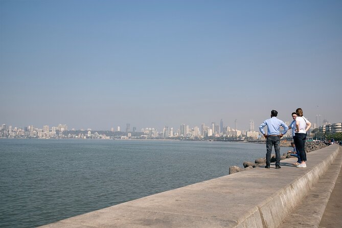 Private Mumbai Sightseeing Tour - Full Day - Malabar Hill and Haji Ali: city views, sea, and faith