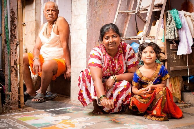 Private Mumbai Sightseeing Tour with Pickup, Car & Guide - Banganga Tank and the spiritual side of Mumbai