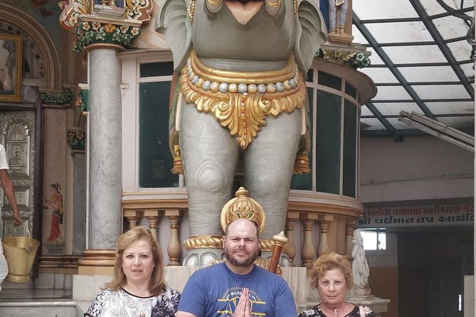 Sacred sites Mumbai tour: Hinduism, Christianity, Judaism & more - How the private vehicle changes the experience