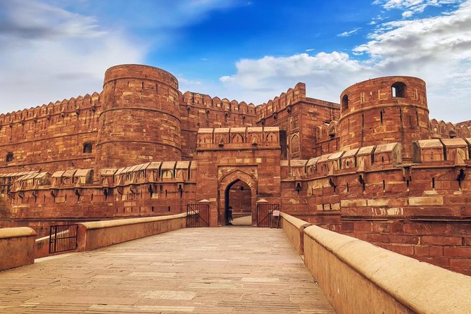 Same Day Taj Mahal/Agra Tour from Mumbai By Return Flights - What the guide service adds