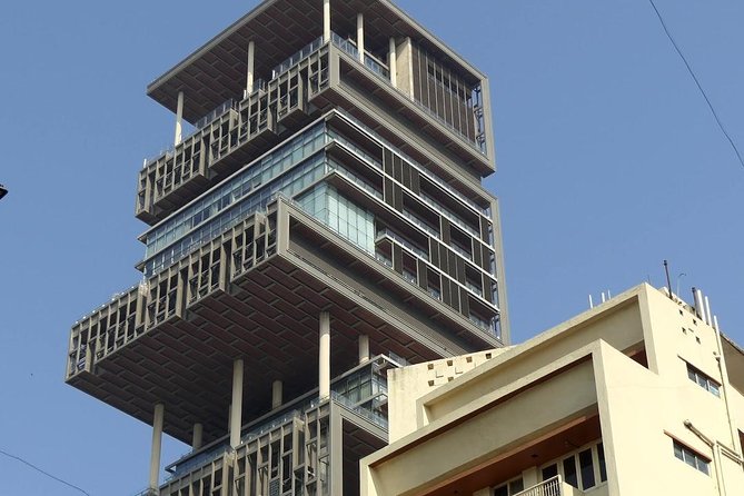 South Mumbai City with Dharavi Slum Tour in Private Vehicle - Chhatrapati Shivaji Terminus in half an hour