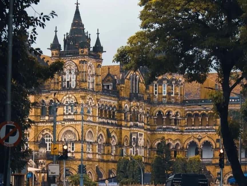 Stories of Mumbai: Heritage Walk with Hidden Tales - Colaba’s hotels, clubs, and trading past