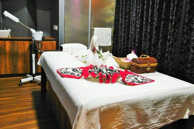 Swedish Massage in Thane with Steam - Your arrival and private-room consultation