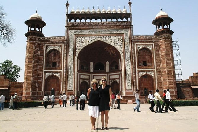 Taj Mahal Day Trip Including Same Day Flights from Mumbai - Your early Mumbai pickup and flight to Delhi