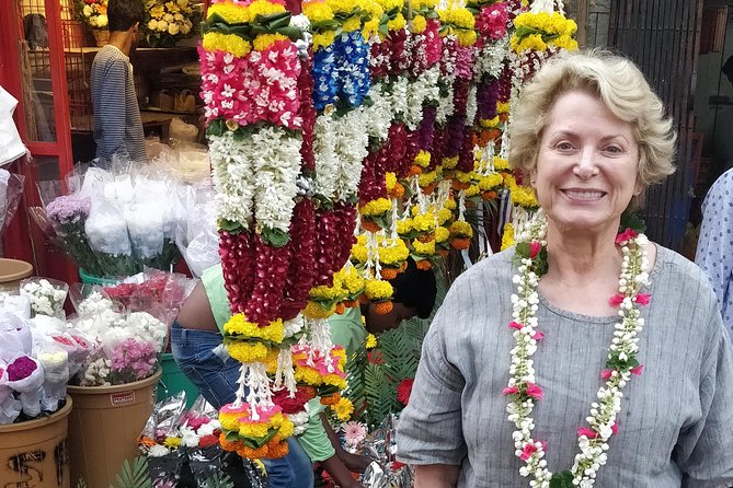 The Original Mumbai by Dawn - Recommended by Nigella Lawson & Nat Geo Traveller! - Byculla shows Mumbai’s night-time wholesale trade