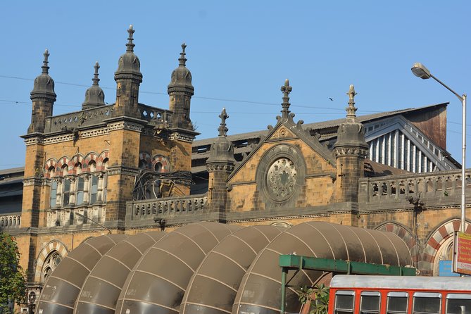 Two Days Mumbai Tour Package : City + Slum + Elephanta + Market - Indian food tasting and Mumbai shopping