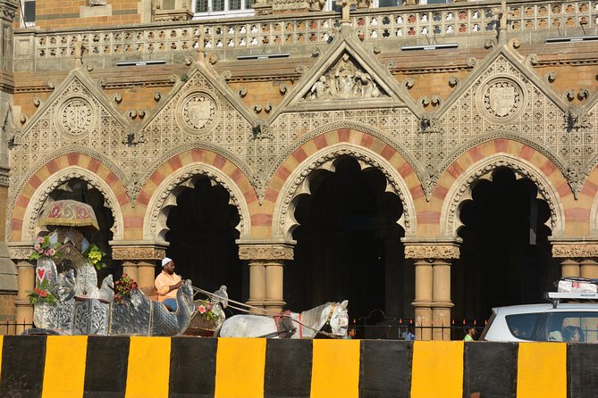 Two Days Mumbai Tour Package : City + Slum + Elephanta + Market - Day one: Gateway of India and the island caves