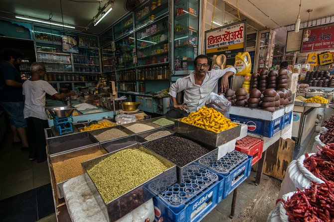 Ultimate Mumbai Full Day: Sights, Bollywood Dance, Lunch & Spices - Making your own masala at Lalbaug