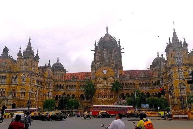 Victorian Gothic Heritage Quarter and Art Deco Walking Tour - Oval Maidan and Mumbai’s cricket habit