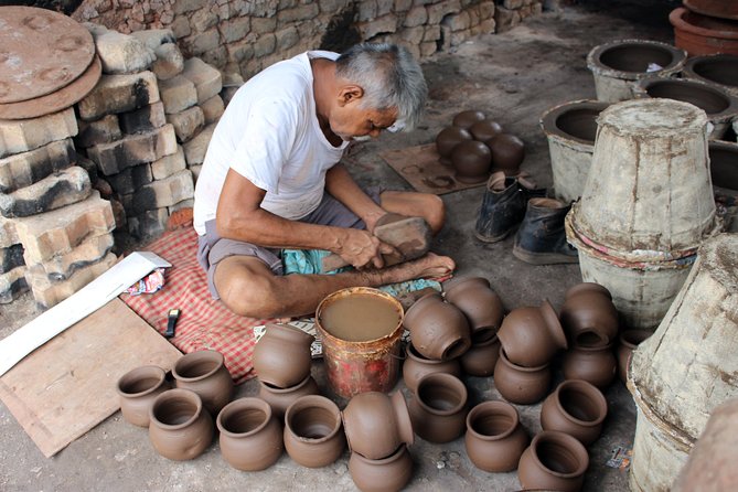 Walking Tour of Dharavi Slum in Mumbai - Pottery around Kumbhar Wada